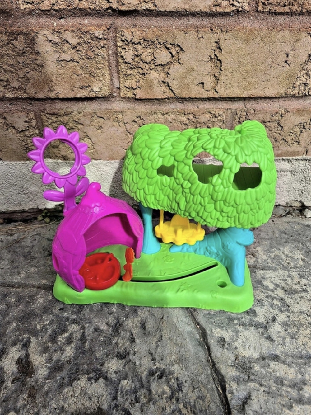 Imaginext DreamWorks Trolls Flower Fun Campsite Playset